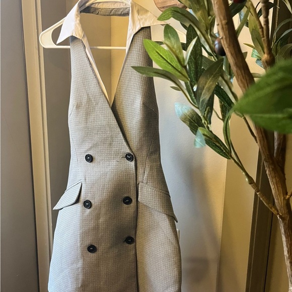 Zara Gray and White Mini Dress - Picture 2 of 4